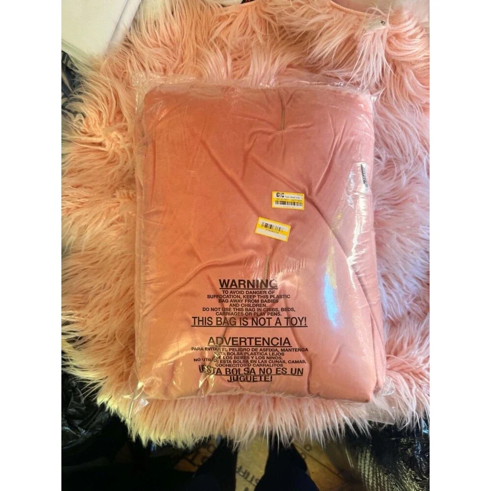 Pillowfort Twin Velvet Kids Quilt Pink New